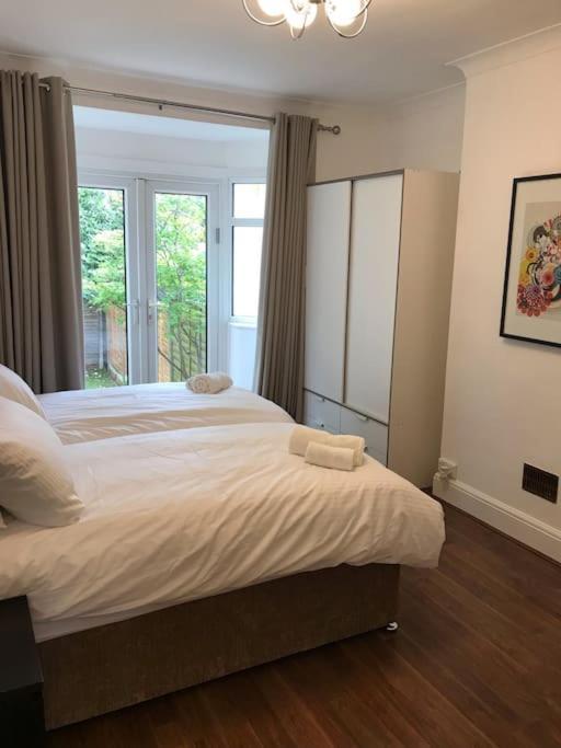 Spacious Kosher Flat In Golders Appartamento